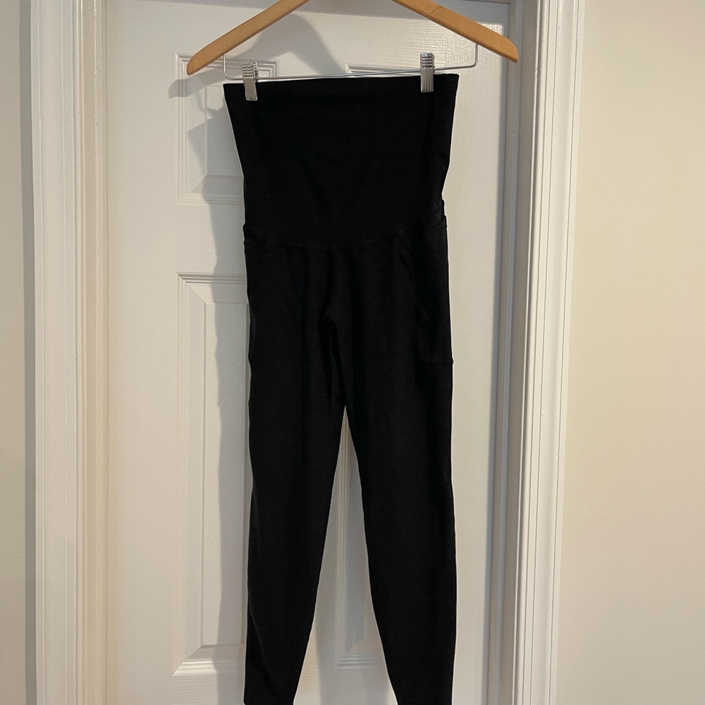 Beyond the Bump high rise maternity leggings with pockets